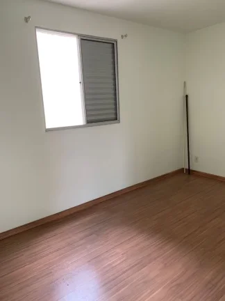 Imagem Apartamento em ótima localização sendo sala, cozinha com gabinete, 02 dormitórios, 01 banheiro c...