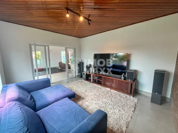 Imagem Casa em Arniqueira: 4 Dormitórios e 420m² por R$1.380.000