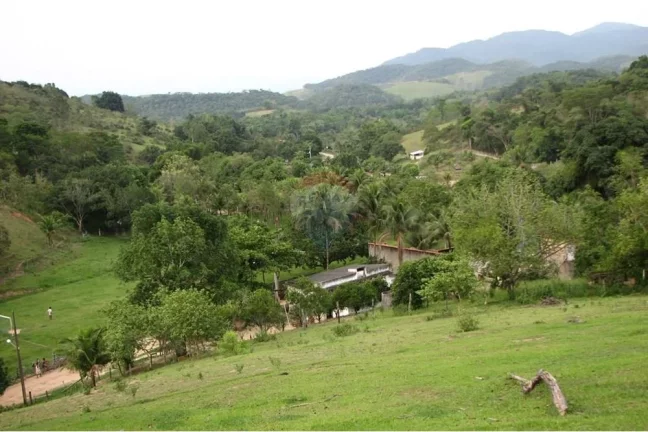 Imagem "Adquira Sua Fazenda dos Sonhos na Agro Brasil, RJ!"