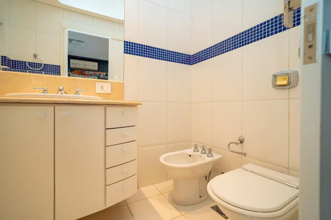 Imagem Luxuoso Apartamento em frente ao Clube Curitibano no coração do Água Verde.