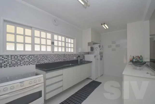 Imagem Espetacular Casa de 4 Dormitórios com Piscina e Churrasqueira - Módulo 30
