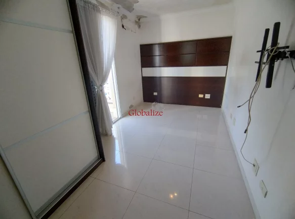 Imagem Triplex com 4 suítes, churrasqueira e piscina no bairro do Embaré em Santos por R$1.600.000,00