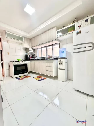 Imagem VENDO CASA DE 4 DORMITORIOS NO CONDOMÍNIO RESIDENCIAL VILA Di NAPOLLI