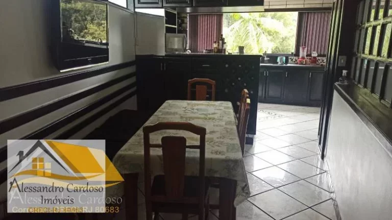 Imagem Vendo casa de alto padrão com piscina e sauna no Centro de Friburgo