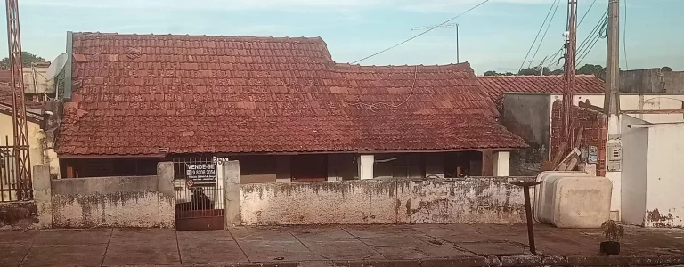 Imagem OTIMA CASA À VENDA NO CENTRO DE VALPARAISO SP