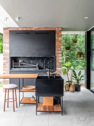Imagem Excelente casa em condominio no bairro Cacupé! A casa possui: 4 suítes Lavabo Escritório com banh...