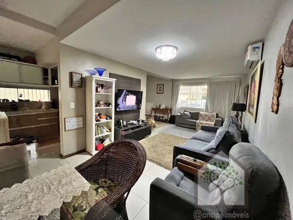 Foto do imóvel: Casa Individual no Residencial Norbecker – 3 Dormitórios e Quintal com Churrasqueira