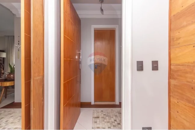 Imagem Excelente Apartamento 176m², 3 suítes, 3 salas, 3 vagas, depósito, elevador privativo e muito mais.
