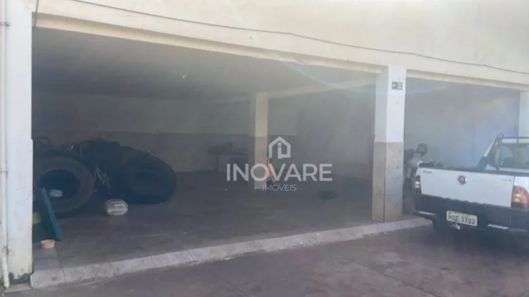 Imagem Casa com 2 dormitórios para alugar, 100 m² por R$ 1.900,00/mês - Karfan - Itumbiara/GO