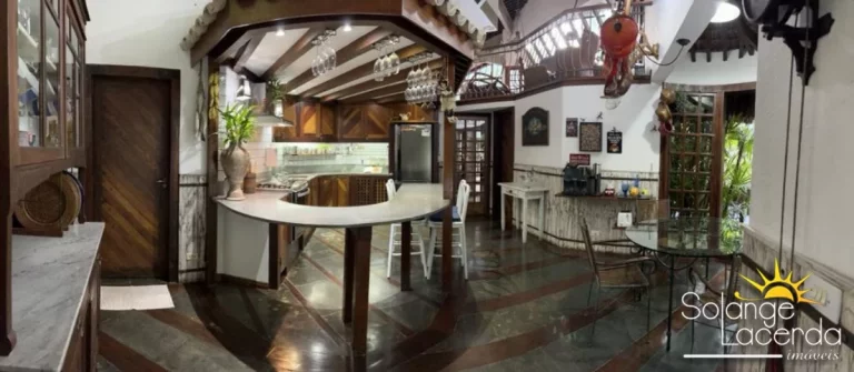 Imagem Linda - Arquitetura Diferenciada - 4 Suítes - 100 metros da Praia - 1.500 m² Terreno