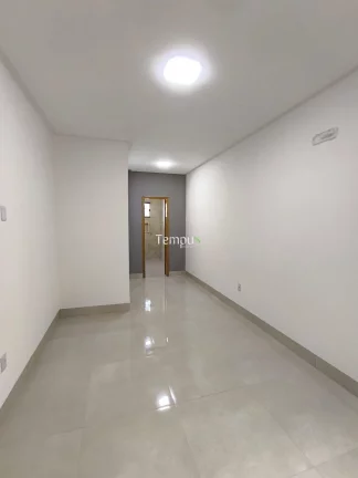 Imagem Casa Nova no Residencial Itaipu – 3 Suítes, Gourmet e Moderna