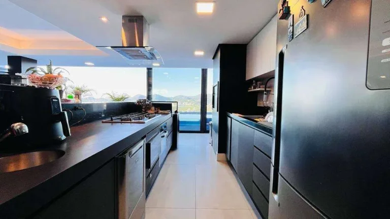Imagem Casa à Venda, 300m2, 4 Dormitórios (2 suites), 2 Vagas,Trindade, Florianópolis/SC