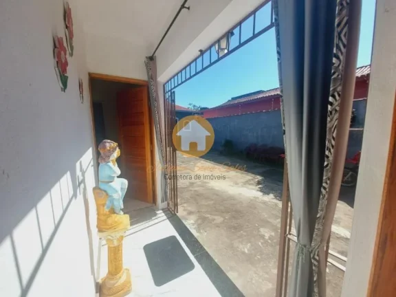 Imagem Casa à Venda  3 Suítes e até 10 vagas em Caraguatatuba- Sp
