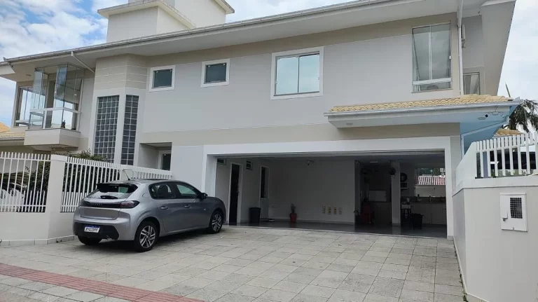 Imagem Casa / Sobrado para Venda em Palhoça / SC no bairro Pagani