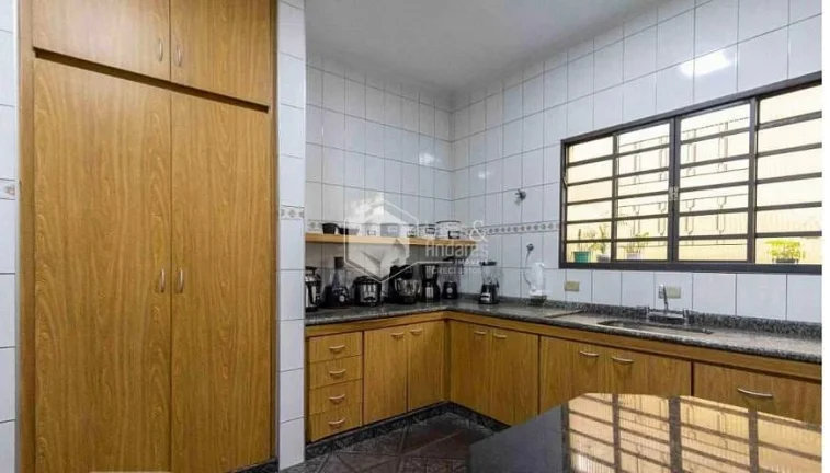 Imagem Sobrado à venda com 3 quartos , 5 banheiros e 3 vagas de garagem , bom para morar e excelente para investidor Vila Carmosina, São Paulo, SP