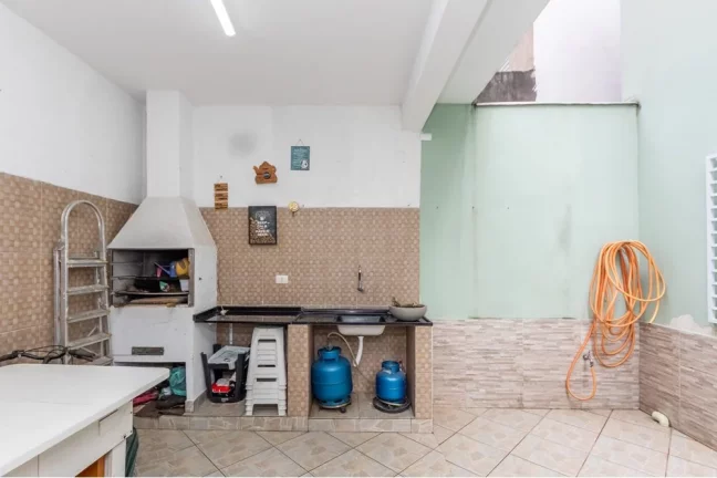 Imagem Aconchegante Sobrado em Perus: 135m², 3 quartos, 3 banheiros, 1 suíte, 2 vagas cobertas
