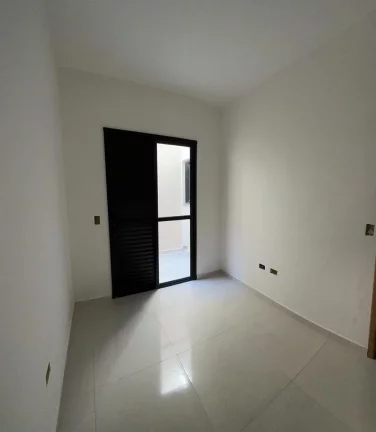 Imagem Imperdível: Apartamento sem condomínio à venda em Santo André-SP, Jardim Alvorada! 2 quartos, 1 banheiro, 1 vaga de garagem.