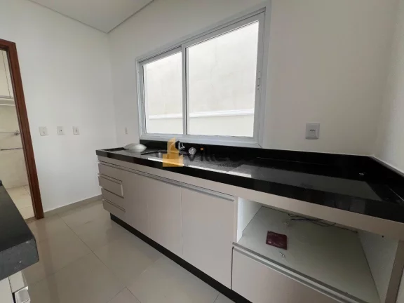Imagem Descubra esta magnífica residência localizada no exclusivo condomínio do charmoso bairro Chácara...