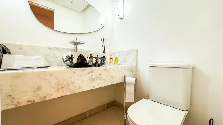 Imagem Casa de esquina com 240m² - 4 quartos - 2 suítes | Tamboré 7 - R$2.799.000 | Alphaville