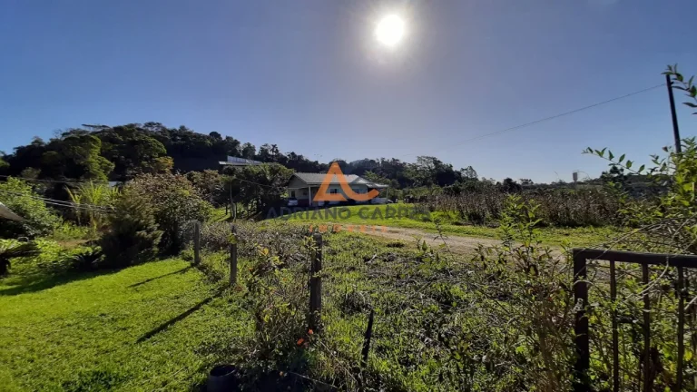 Imagem Adriano Carpes Imóveis vende terreno grande as margens da BR 101 em Balneário Piçarras.