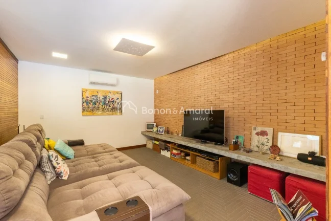 Imagem Casa Locação Condomínio Mont Blanc - Região Alphaville

Casa com 433m2 área construída e 702m2...