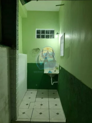 Imagem Imperdível! Casa à venda em Ubatuba-SP, no bairro Silop, com 3 quartos, 1 suíte, 2 salas, 1 banheiro, 5 vagas de garagem e 330m² de área.