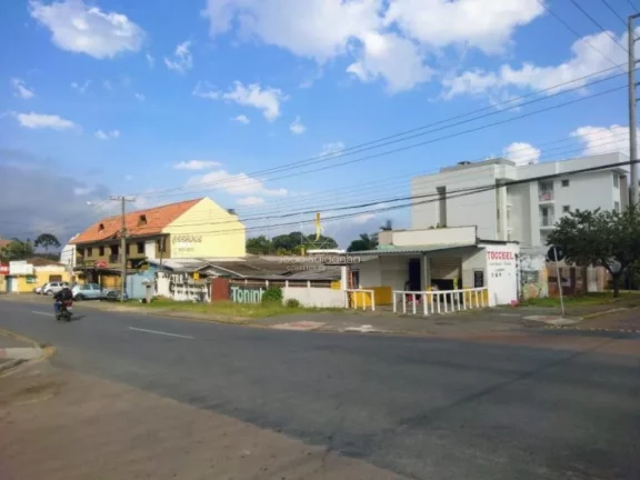 Imagem Terreno em São Jos?(C) dos Pinhais de esquina medindo 12x30 em rua movimentada.