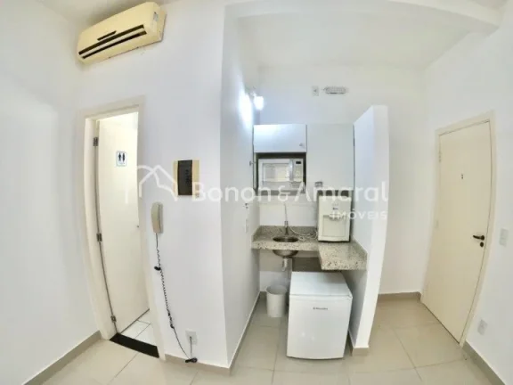 Imagem Sala comercial, com armários embutidos, frigobar, ar condicionado, microondas, banheiro e 1 vaga na...
