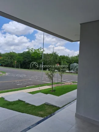 Imagem Essa casa reúne todos os requisitos para você que quer morar com conforto e segurança!
Condomíni...