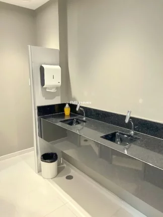 Imagem Conjuntos comerciais que somam 17510m² na Chácara Santo Antônio.