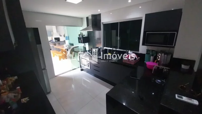 Imagem Casa Com Piscina Espaço Gourmet e Rica em Blindex,Estuda Permuta