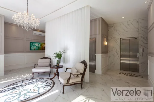 Imagem Apartamento 4 ou + dormitórios para Venda em Balneário Camboriú / SC no bairro Centro