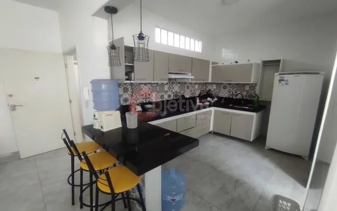 Imagem Apartamento linear, 2 quartos, a 300 metros da Praia do Forte - Cabo Frio