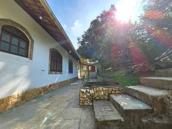 Imagem Casa em Condomínio para Venda em Teresópolis / RJ no bairro Vale Alpino