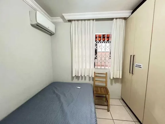 Imagem Apartamento diferenciado com 2 dormitórios sendo 1 suíte e 1 vaga de garagem a 350m da Praia Central