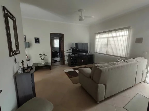 Imagem Casa à venda no bairro Jardim Esplanada - Guaratinguetá/SP
