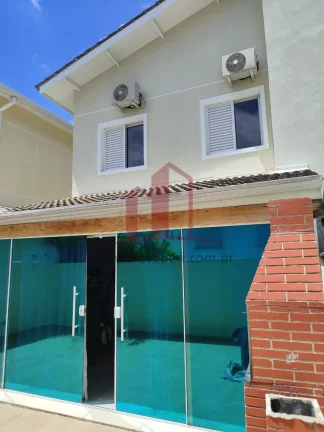 Imagem Imperdível! Casa à venda em Franco da Rocha-SP, bairro Villa Verde. 3 quartos, 1 suíte, 2 salas, 2 vagas de garagem.