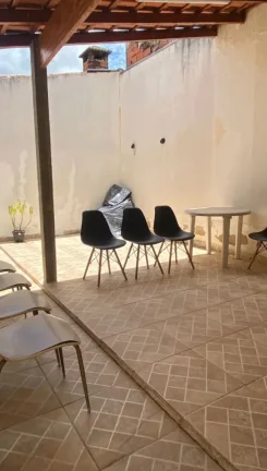 Imagem Casa com 2 Quartos e 2 banheiros à Venda, 140 m² por R$ 340.000