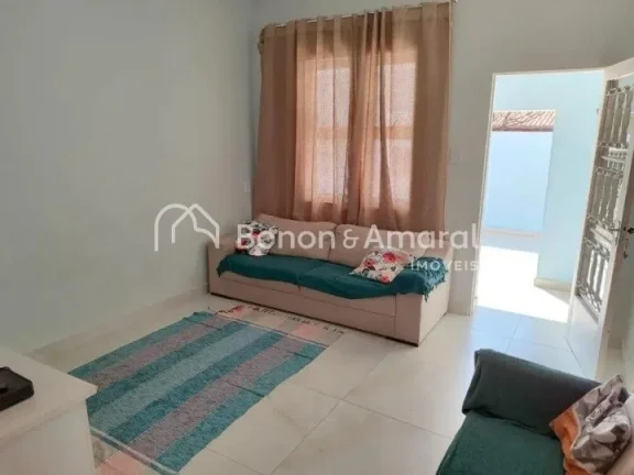 Imagem Casa à venda com 3 dormitórios, ampla sala de estar, cozinha, 2 banheiros (sendo 1 de empregada), ...
