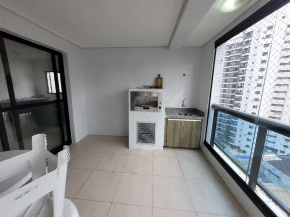Imagem PITANGUEIRAS - FLAT NA MELHOR LOCALIZAÇÃO DE PITANGUEIRAS, SACADA GOURMET, VISTINHA MAR, 110 M² ÚTEIS, 02 VAGAS DE GARAGEM E LAZER NO PRÉDIO
