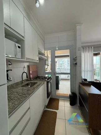 Imagem Lindo apartamento recém reformado tudo novo e de excelente bom gosto e de fino padrão.