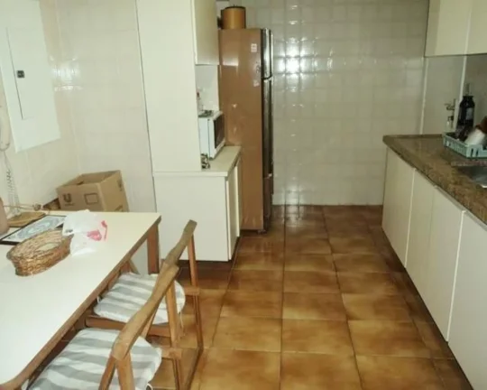 Imagem Apartamento à venda no Guarujá na Praia das Pitangueiras.