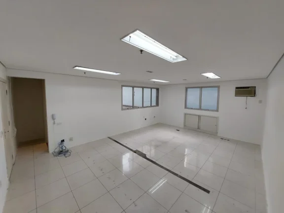 Imagem Conjunto de 2 Salas 70M², 1 Banheiro, Ar Condicionado, Piso Frio.