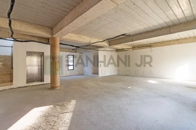 Imagem Imóvel comercial de prestígio no coração do Jardim Paulista: 10 salas, 10 banheiros, 700m² em São Paulo-SP!
