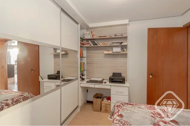 Imagem Apartamento completo no coração da Tristeza

Uma oportunidade rara em uma das localizações mais ...