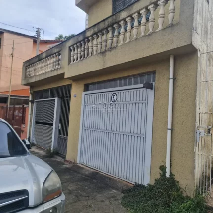 Imagem Esta espaçosa casa de 381 metros quadrados é ideal para uso residencial e comercial, situada em um...