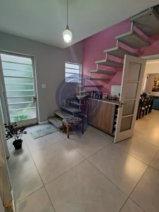 Imagem Imperdível Casa à Venda em São Paulo - 3 Quartos, 1 Suíte, 5 Banheiros, 3 Vagas na Liberdade!
