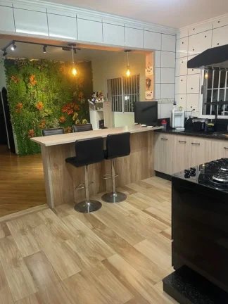 Imagem Casa para Venda em Santo André, Jardim Las Vegas, 4 dormitórios, 1 suíte, 2 banheiros, 2 vagas