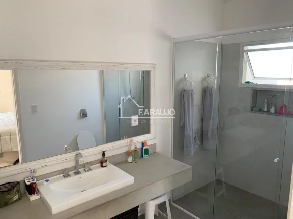 Imagem Casa em Condomínio à venda em Aldeia da Mata com 246m² 3 suítes, 4 vagas