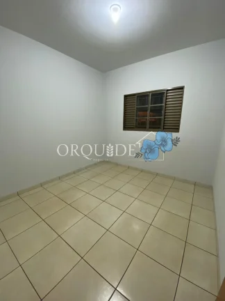 Imagem Espetacular casa à venda no Setor Central de Rio Verde-GO: 4 quartos, 1 suíte, 3 sala, 3 banheiros, 2 vagas de garagem!